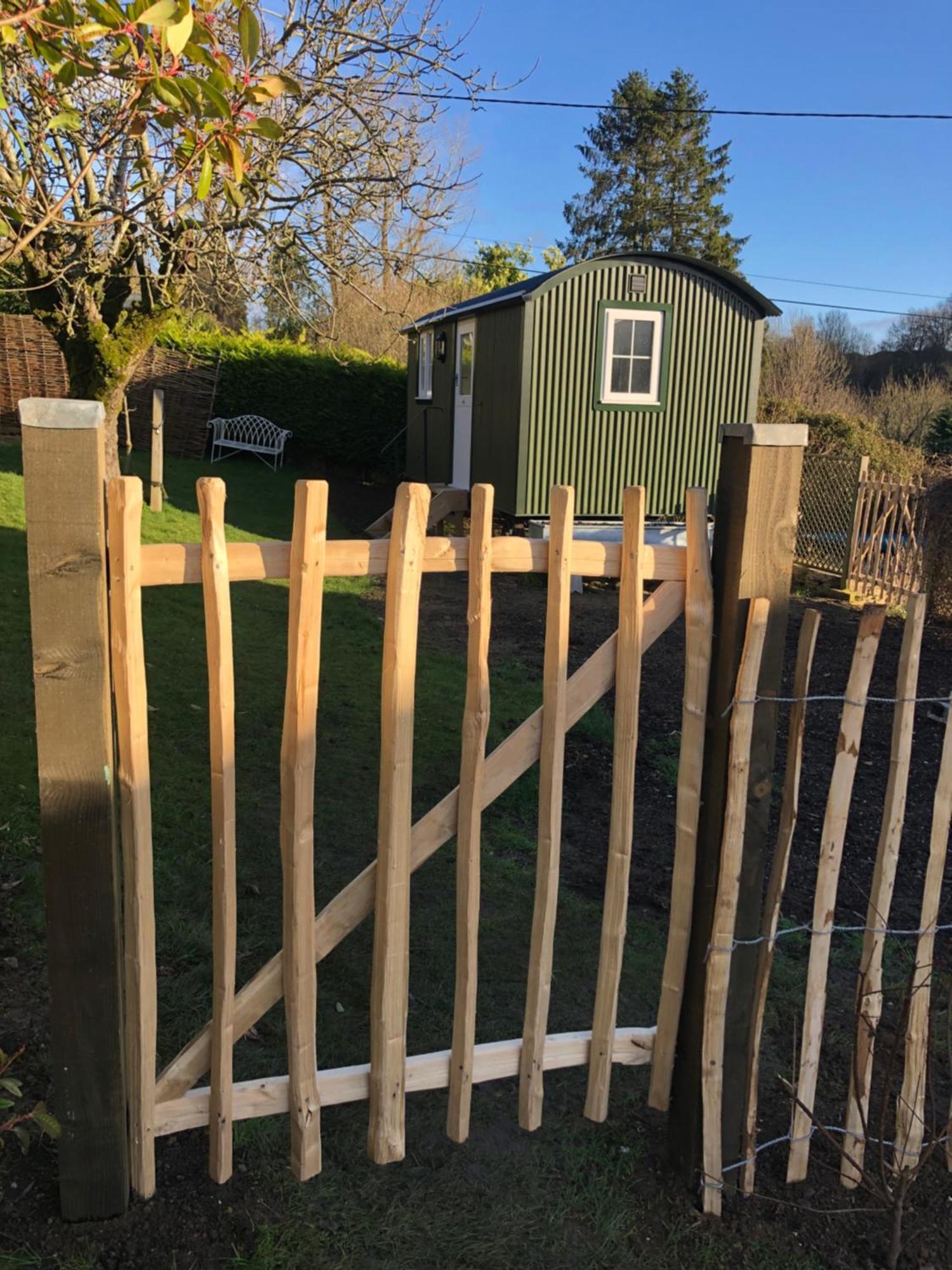 Green Valley, Cotswold Stay With Hamper Cheltenham Exterior photo
