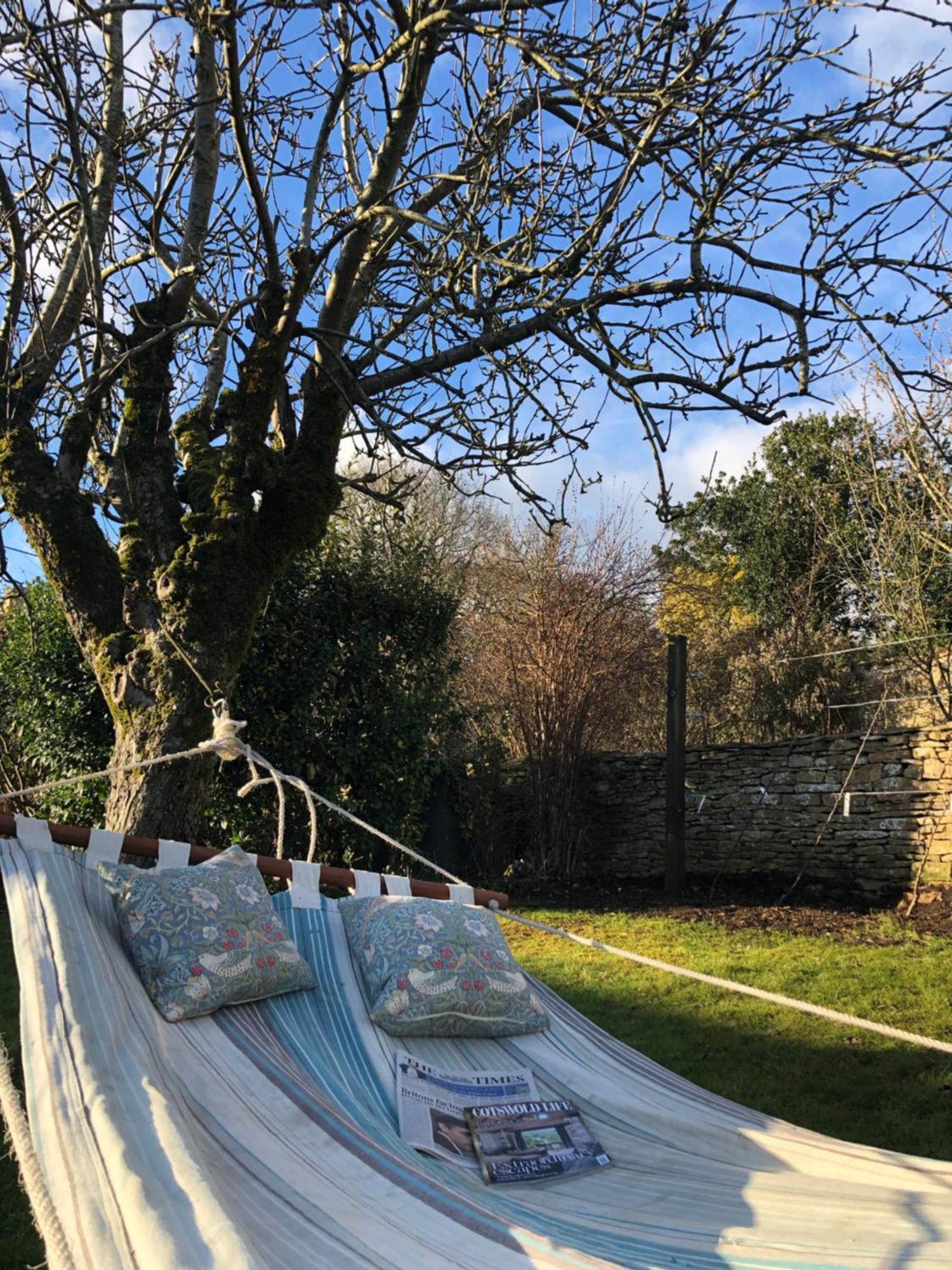 Green Valley, Cotswold Stay With Hamper Cheltenham Exterior photo